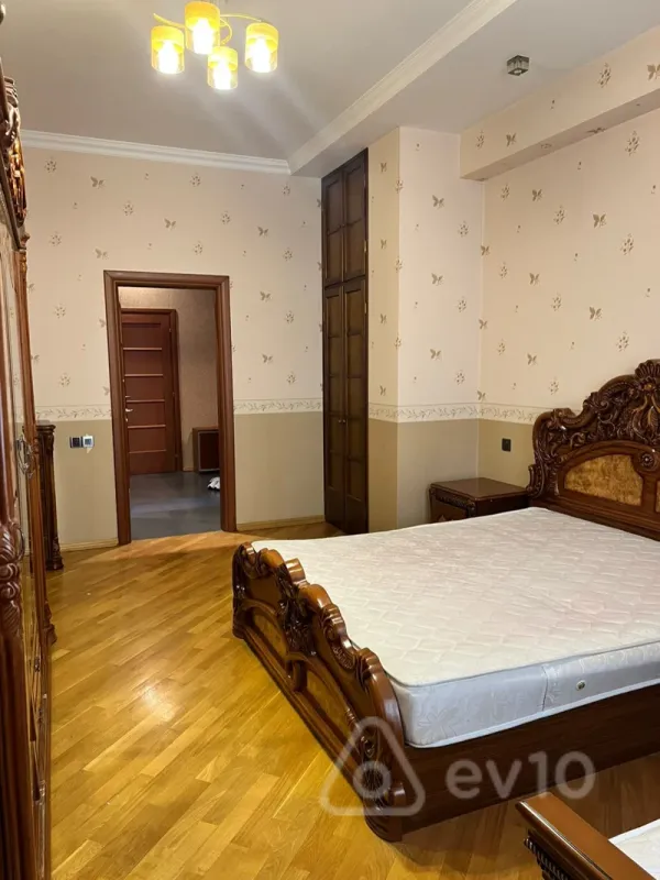 Kirayə verilir 2 otaqlı yeni tikili 100 m²