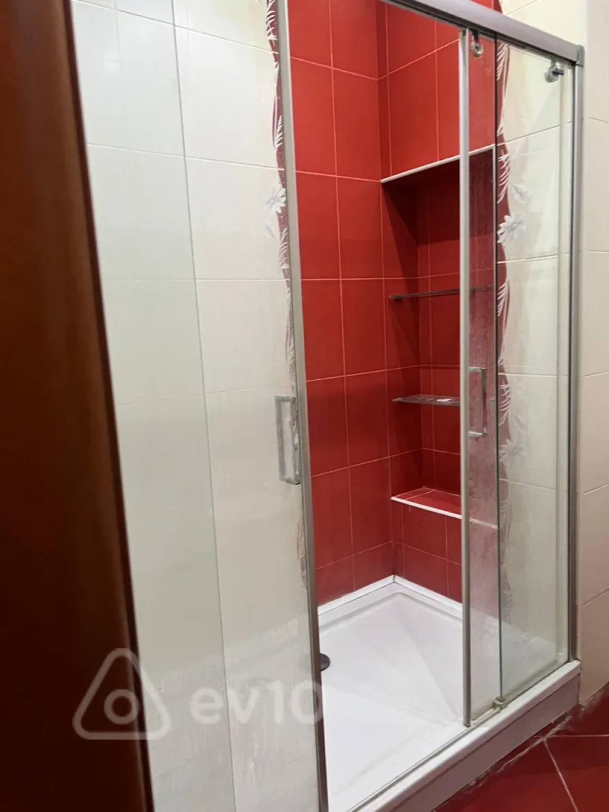 Kirayə verilir 2 otaqlı yeni tikili 100 m²