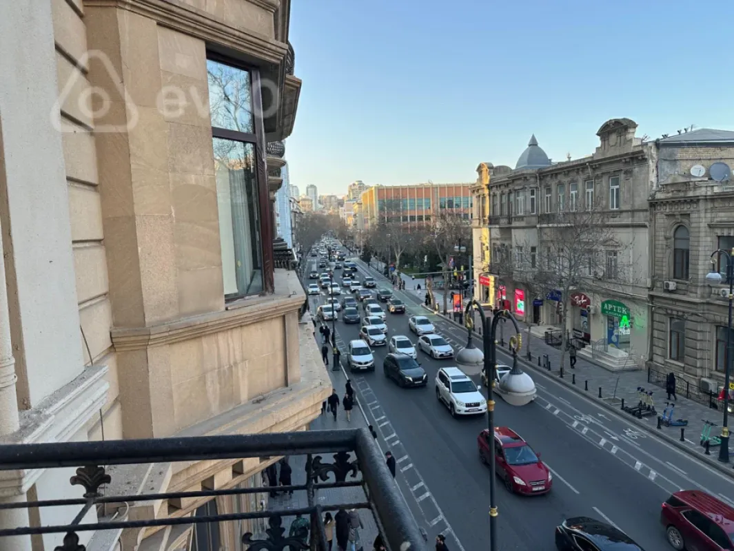 Kirayə verilir 3 otaqlı yeni tikili 70 m²