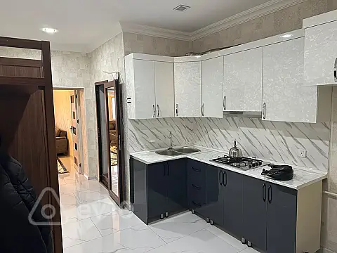 Kirayə verilir 3 otaqlı yeni tikili 70 m²