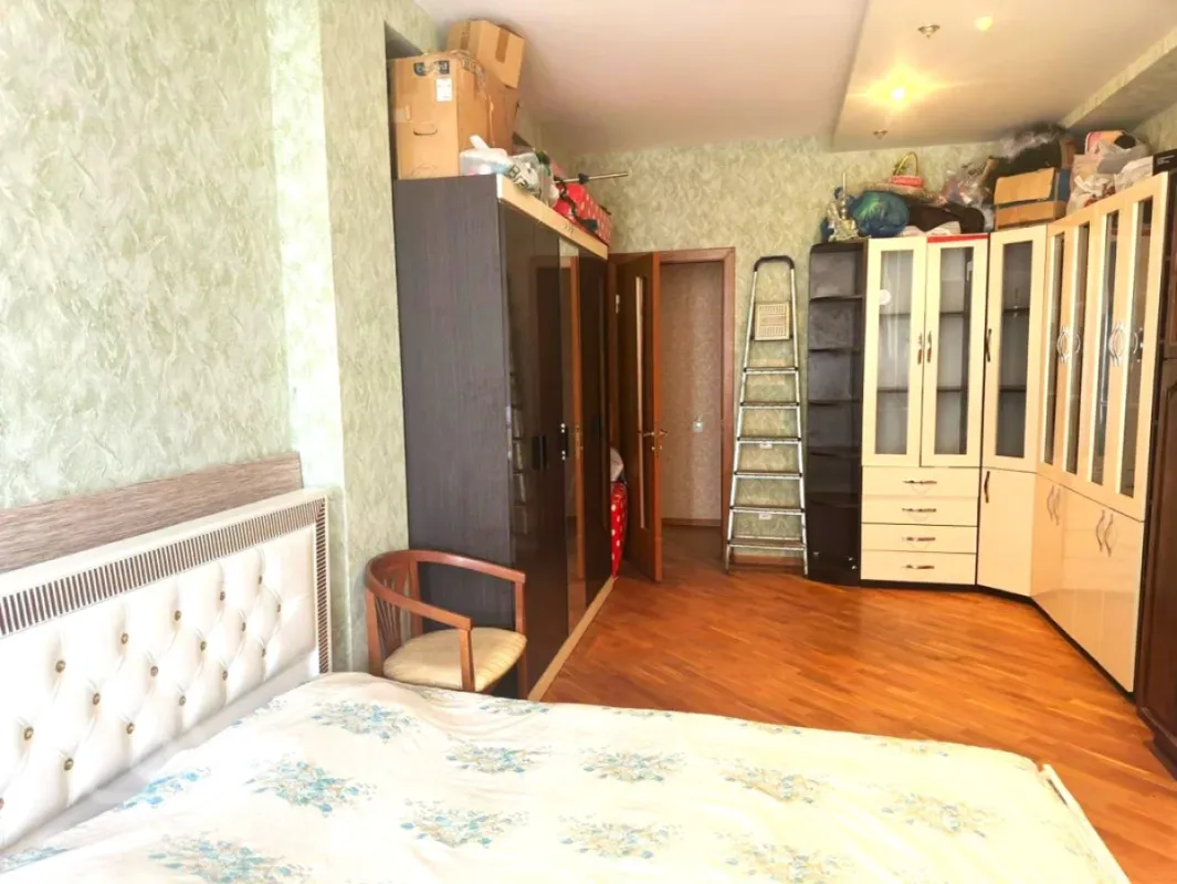 Kirayə verilir 3 otaqlı yeni tikili 190 m²