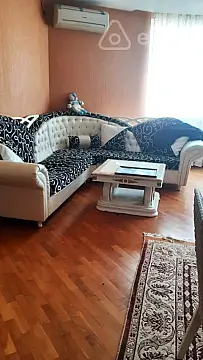 Kirayə verilir 3 otaqlı yeni tikili 190 m²