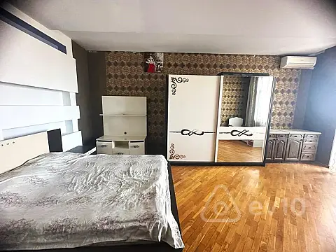 Kirayə verilir 3 otaqlı yeni tikili 190 m²