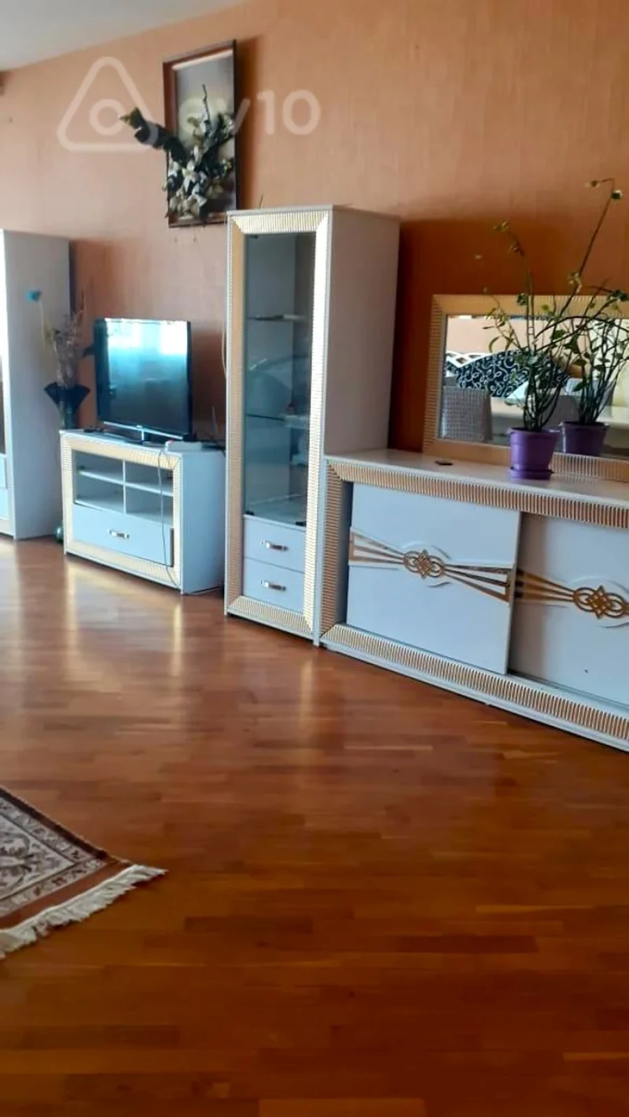 Kirayə verilir 3 otaqlı yeni tikili 190 m²