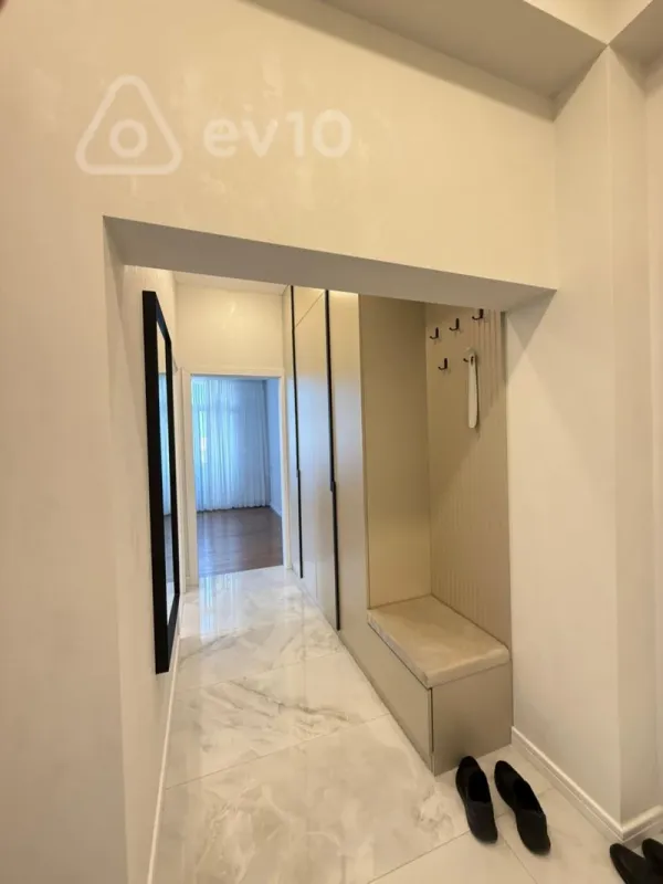 Kirayə verilir 2 otaqlı yeni tikili 77 m²
