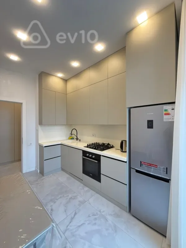 Kirayə verilir 2 otaqlı yeni tikili 77 m²