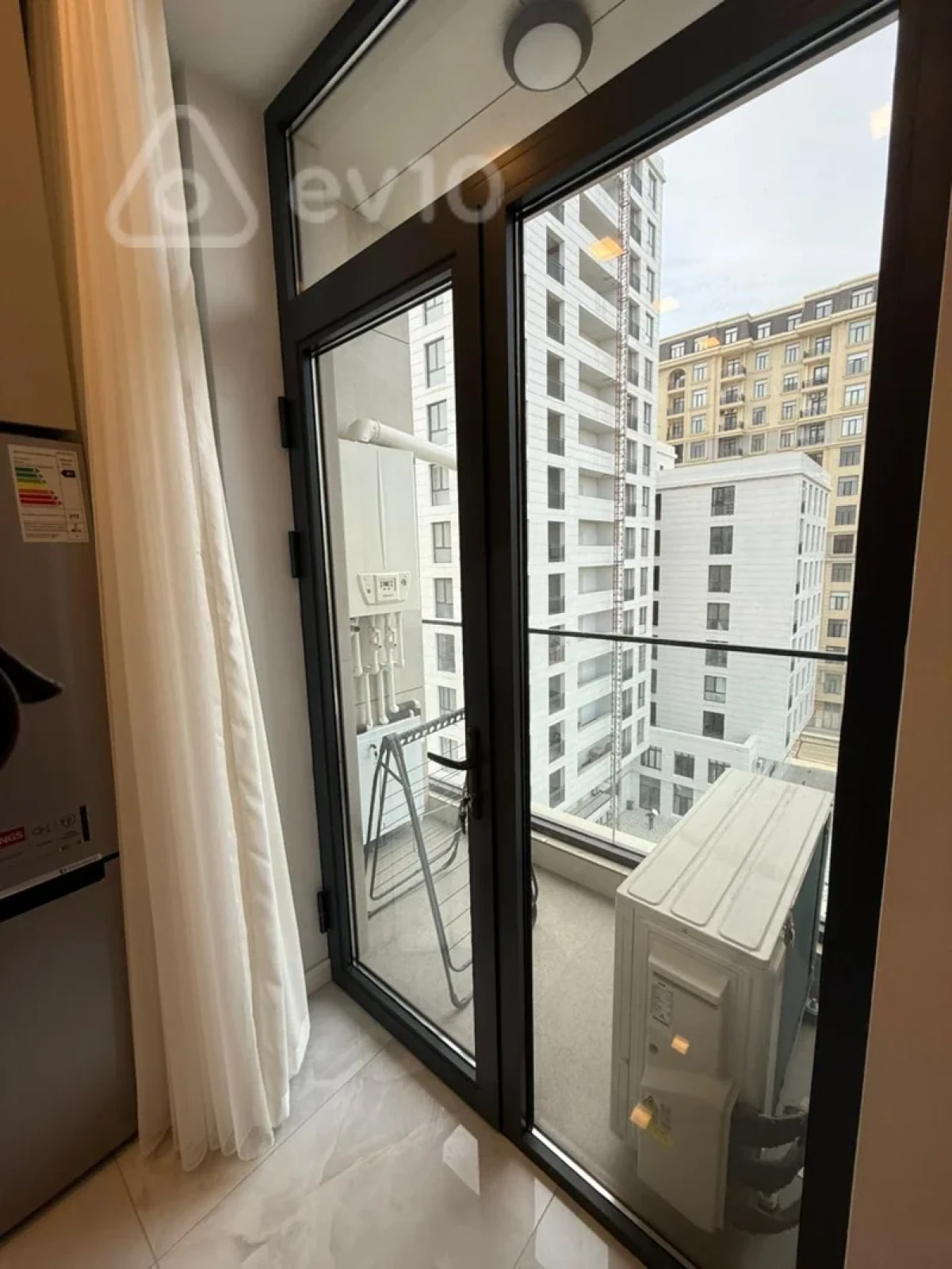 Kirayə verilir 2 otaqlı yeni tikili 77 m²