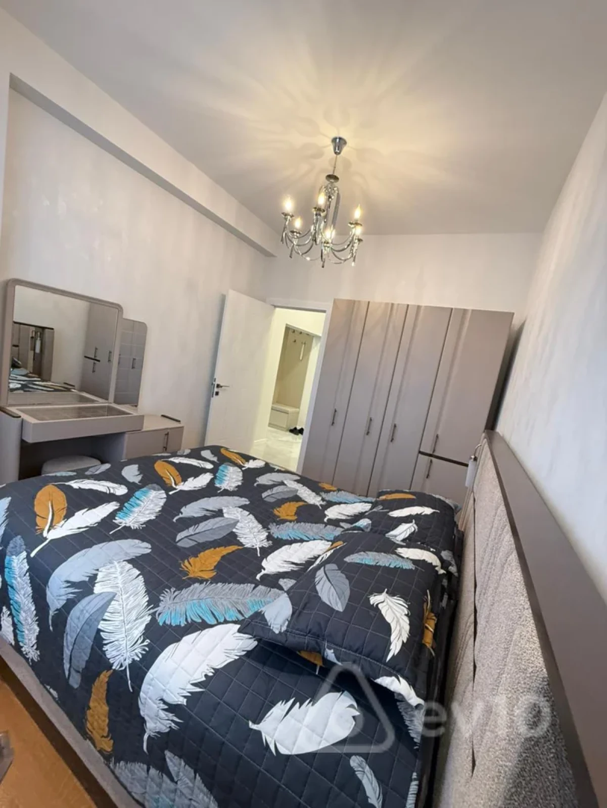 Kirayə verilir 2 otaqlı yeni tikili 77 m²