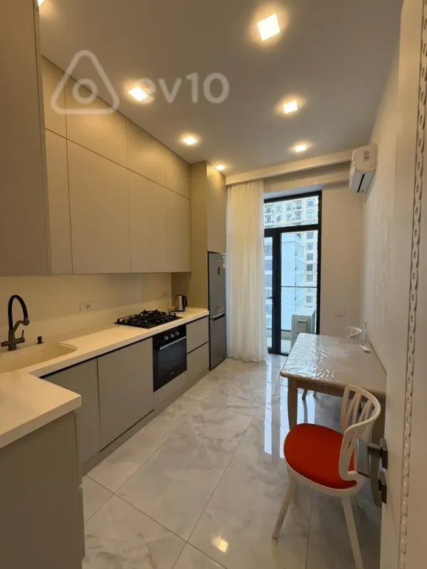 Kirayə verilir 2 otaqlı yeni tikili 77 m²