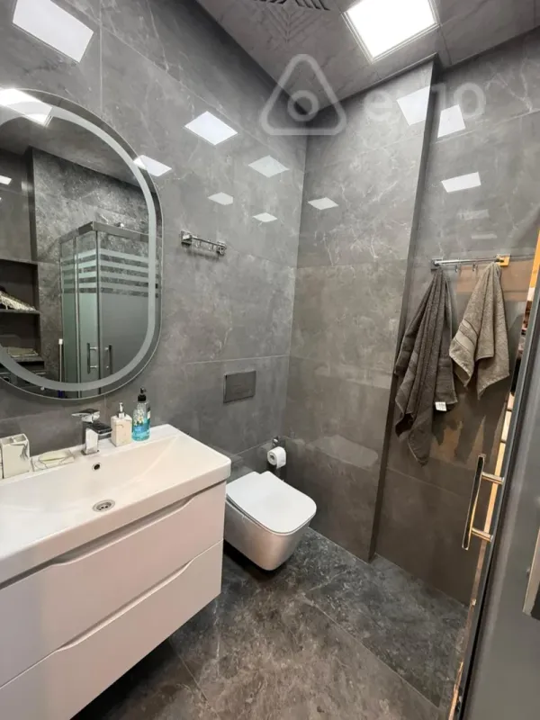 Kirayə verilir 2 otaqlı yeni tikili 77 m²