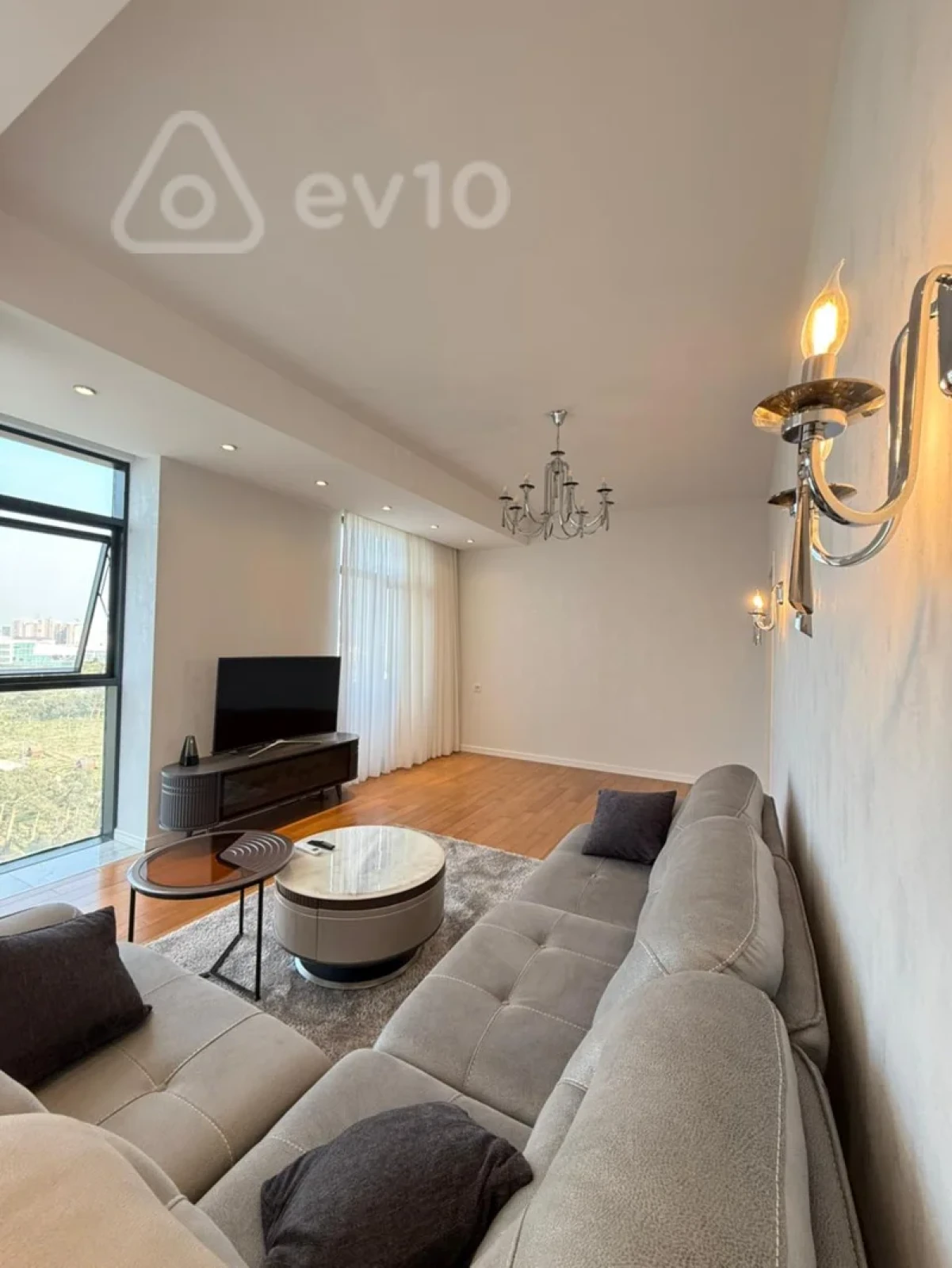 Kirayə verilir 2 otaqlı yeni tikili 77 m²