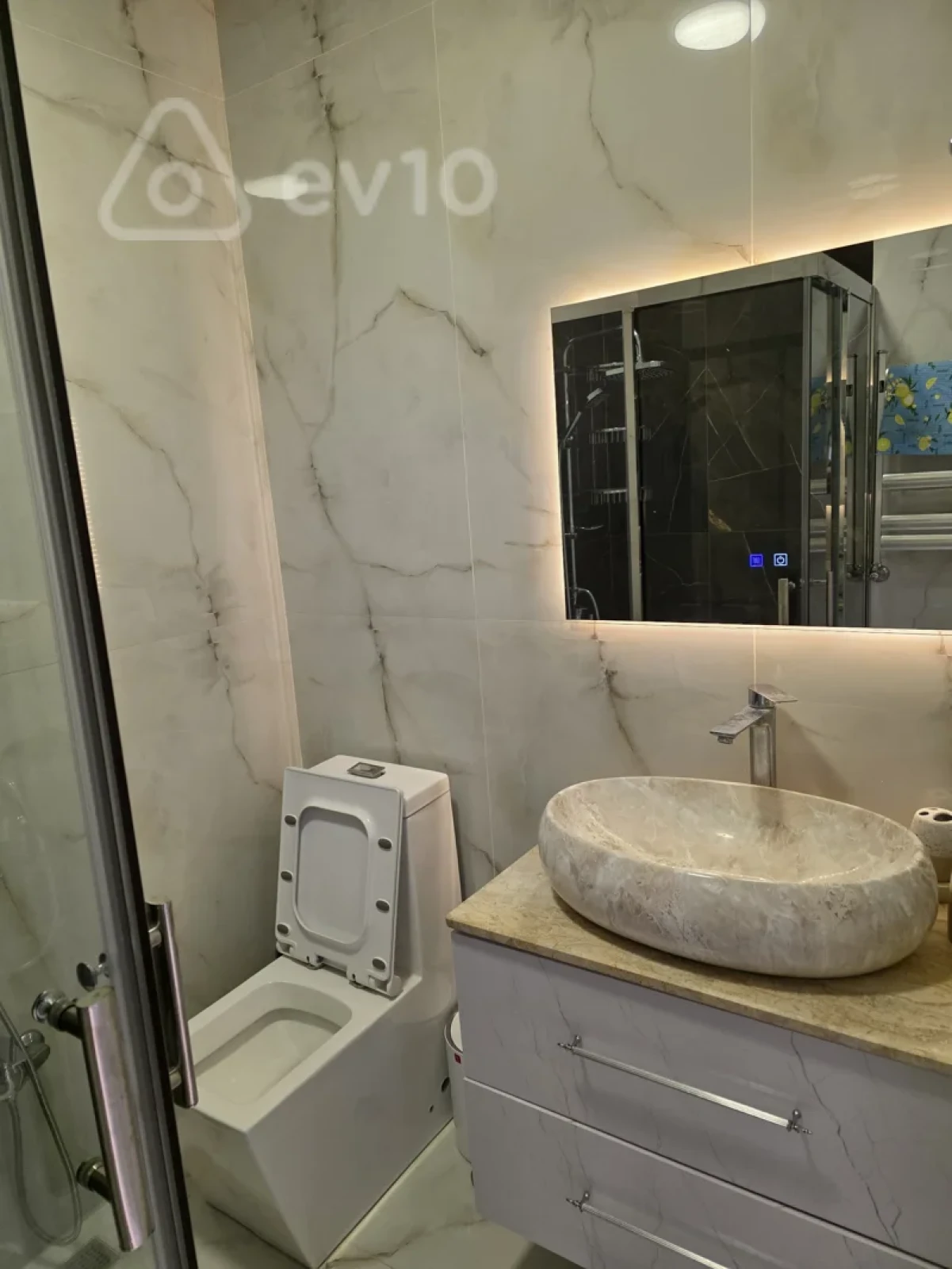 Kirayə verilir 2 otaqlı yeni tikili 60 m²