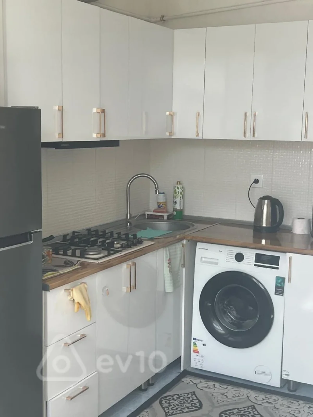 Kirayə verilir 3 otaqlı köhnə tikili 88 m²