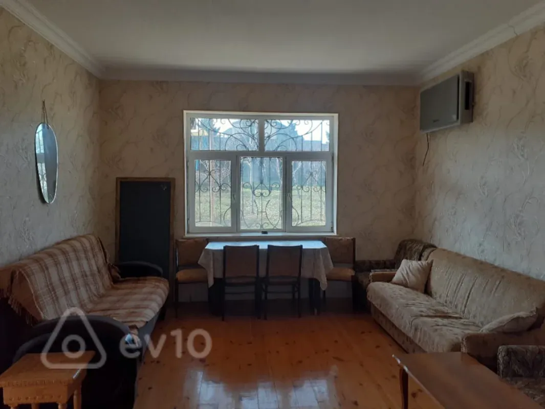 Satılır 1 otaqlı həyət evi 60 m²