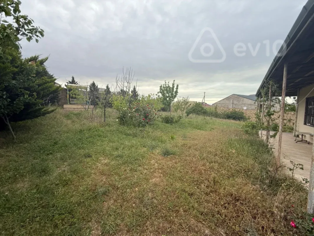 Satılır 1 otaqlı həyət evi 60 m²