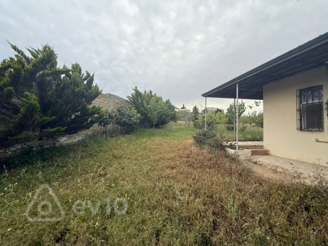 Satılır 1 otaqlı həyət evi 60 m²