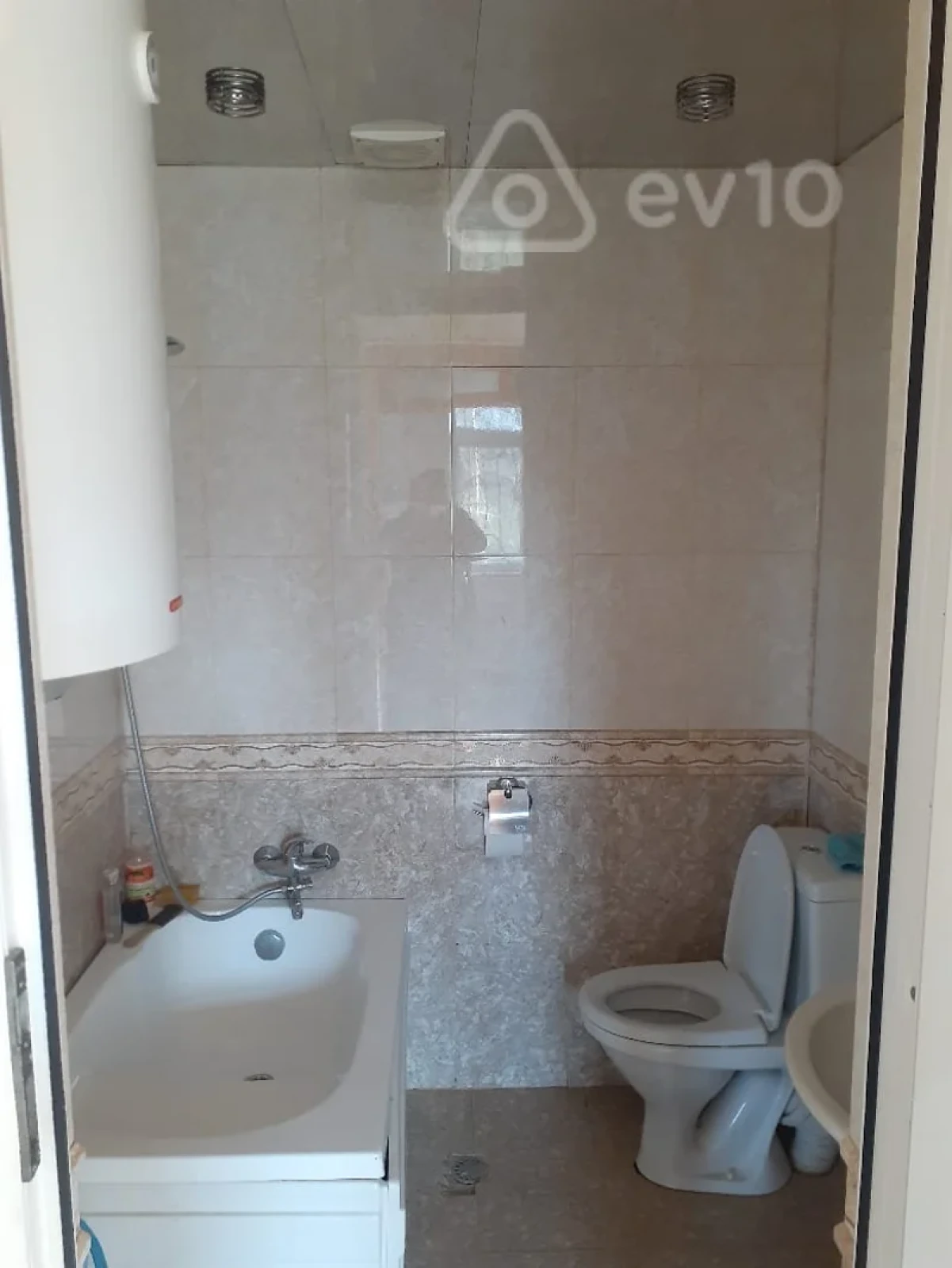 Satılır 1 otaqlı həyət evi 60 m²