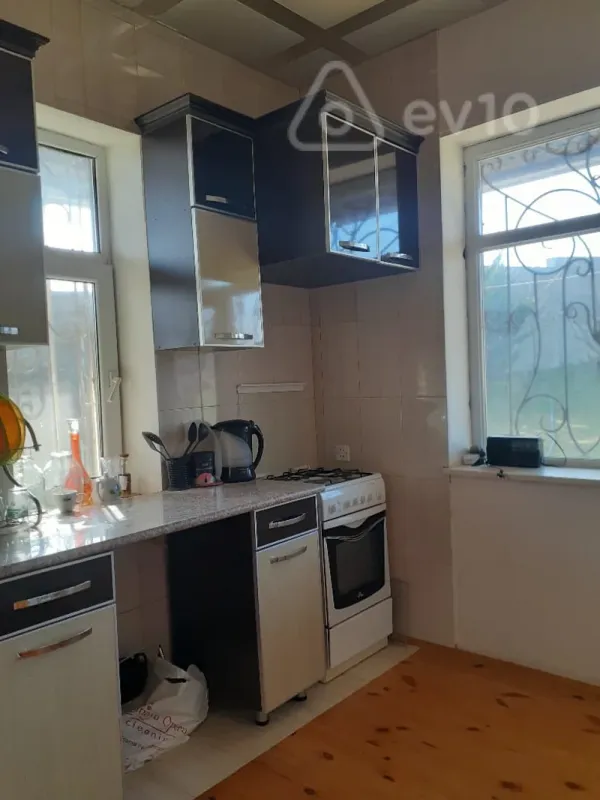 Satılır 1 otaqlı həyət evi 60 m²