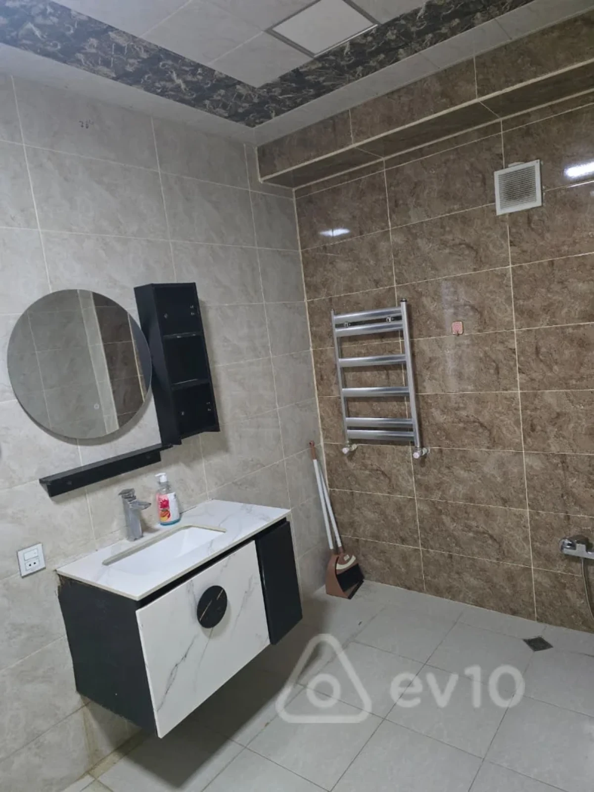 Kirayə verilir 2 otaqlı yeni tikili 77 m²