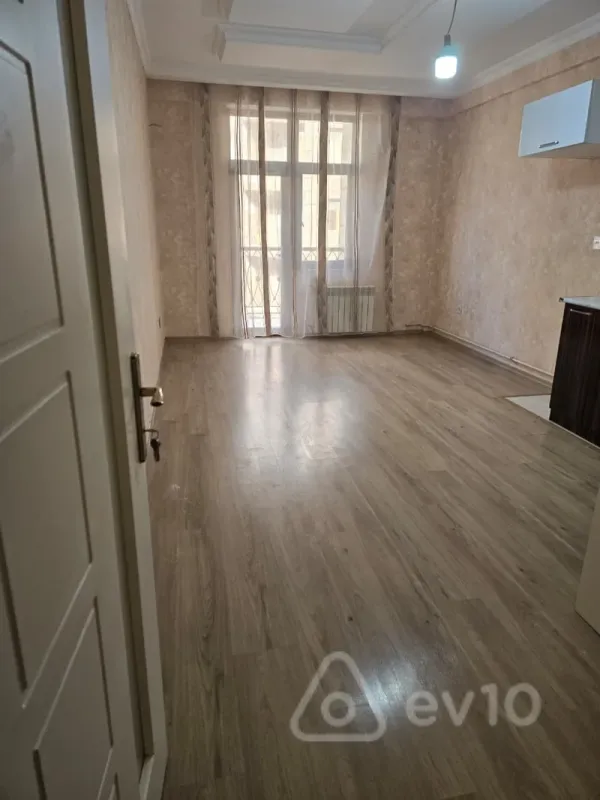 Kirayə verilir 2 otaqlı yeni tikili 77 m²