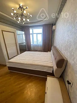 Kirayə verilir 3 otaqlı yeni tikili 160 m²