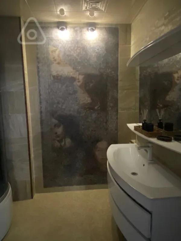 Kirayə verilir 3 otaqlı yeni tikili 160 m²