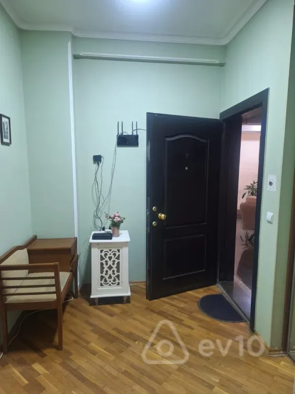 Kirayə verilir 3 otaqlı yeni tikili 125 m²