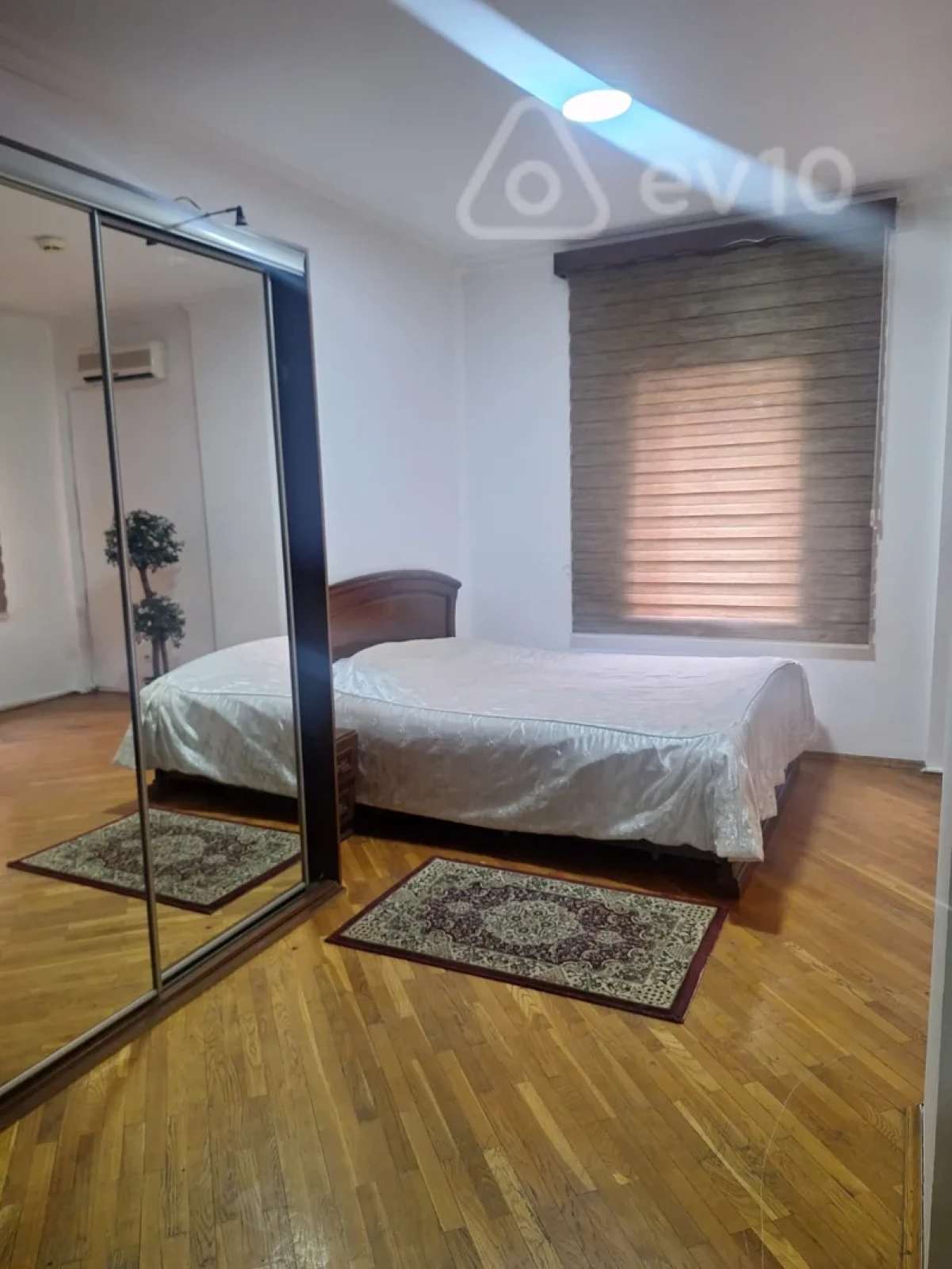 Kirayə verilir 3 otaqlı yeni tikili 125 m²