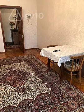 Kirayə verilir 2 otaqlı köhnə tikili 55 m²