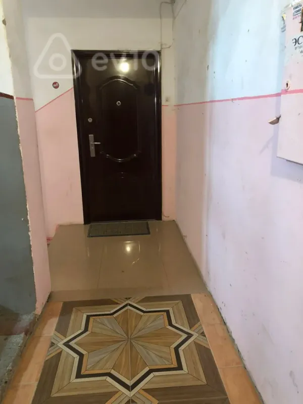 Kirayə verilir 2 otaqlı köhnə tikili 55 m²