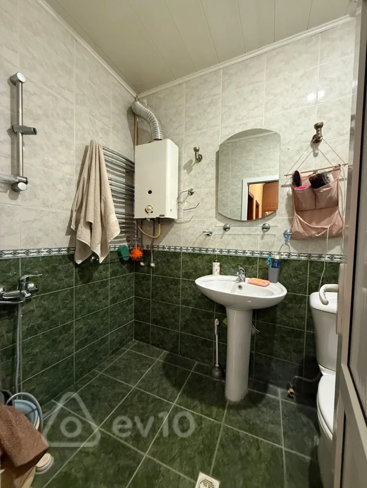 Kirayə verilir 3 otaqlı köhnə tikili 92 m²