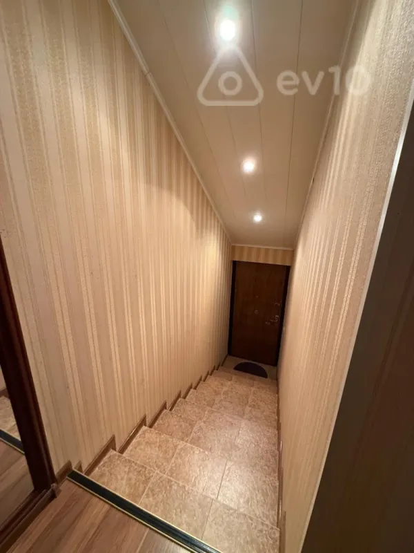 Kirayə verilir 3 otaqlı köhnə tikili 92 m²