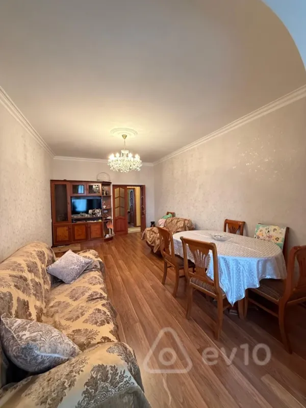 Kirayə verilir 3 otaqlı köhnə tikili 92 m²