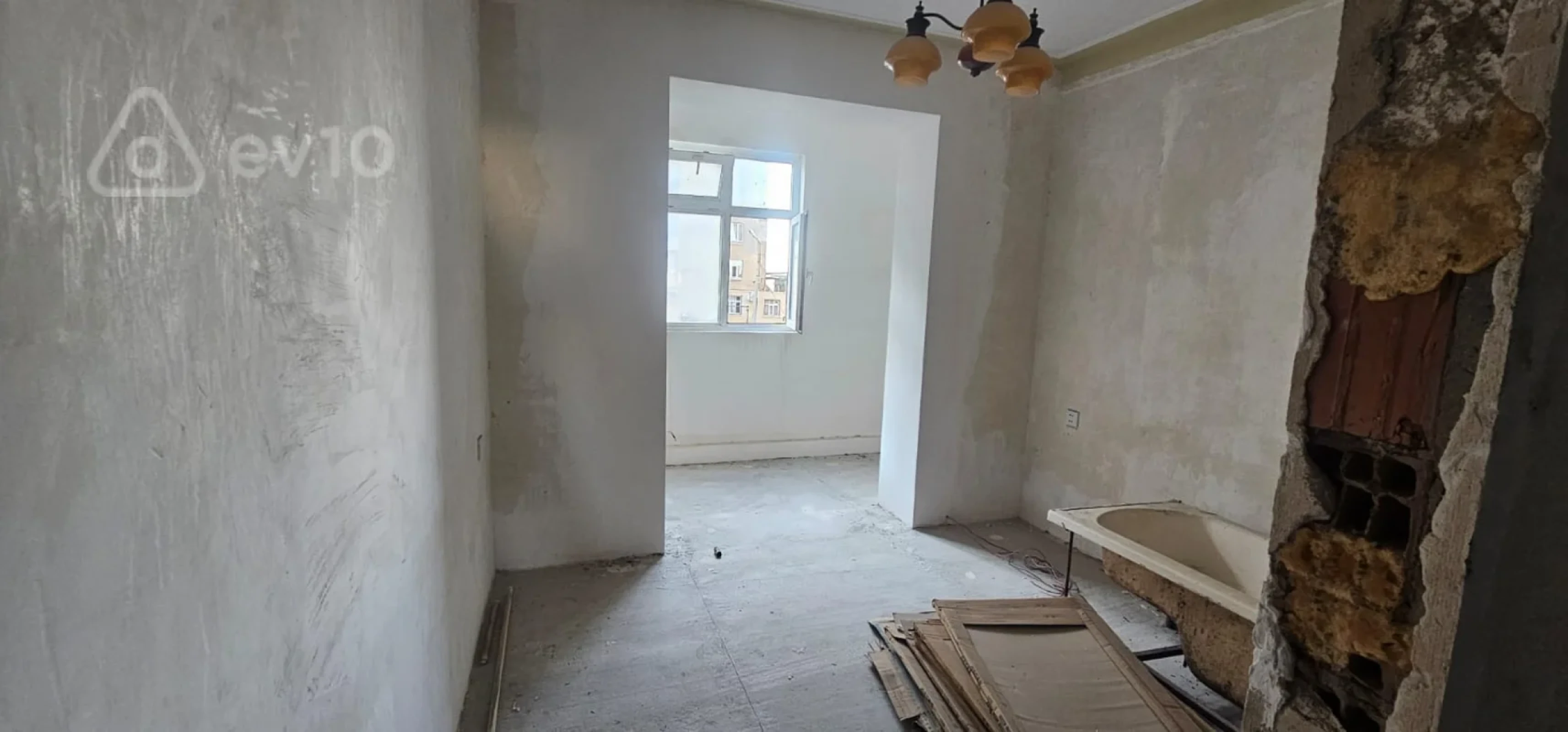 Satılır 5 otaqlı köhnə tikili 121 m²