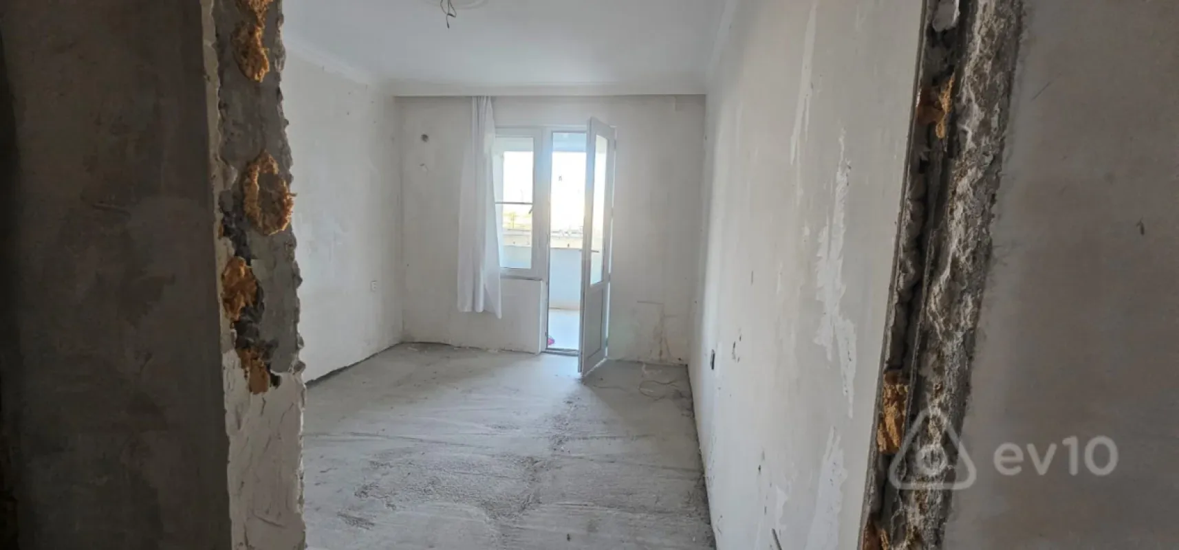 Satılır 5 otaqlı köhnə tikili 121 m²