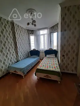Kirayə verilir 3 otaqlı yeni tikili 130 m²