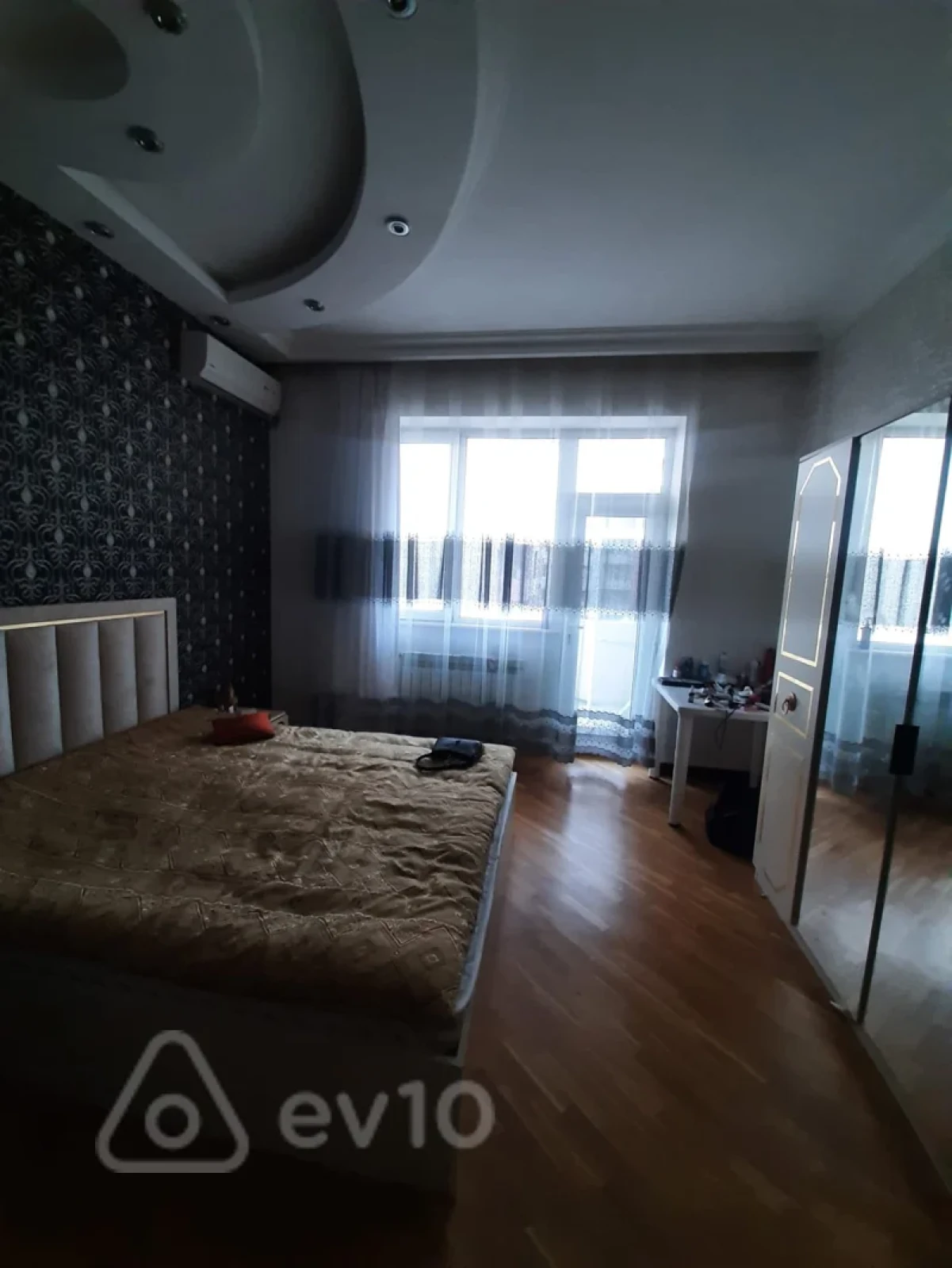 Kirayə verilir 3 otaqlı yeni tikili 130 m²