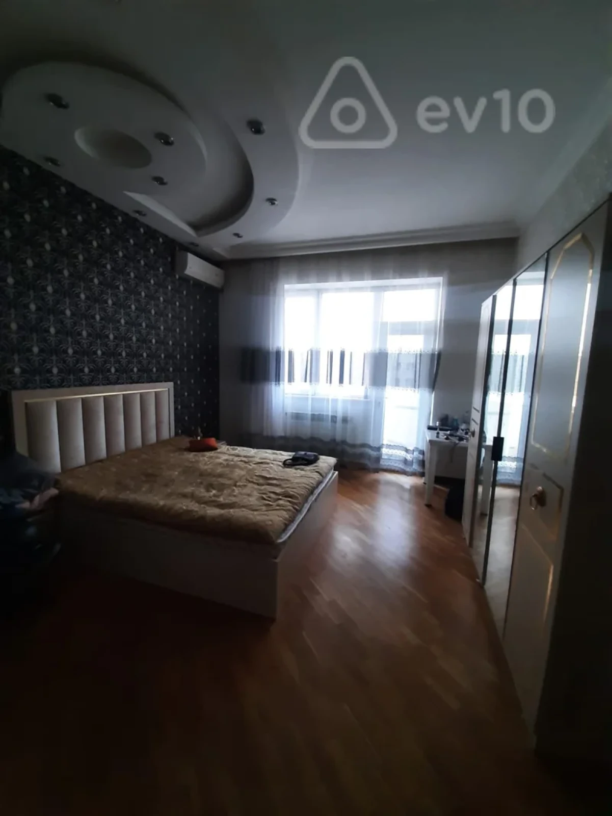 Kirayə verilir 3 otaqlı yeni tikili 130 m²
