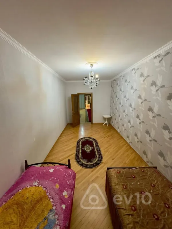 Kirayə verilir 3 otaqlı yeni tikili 170 m²