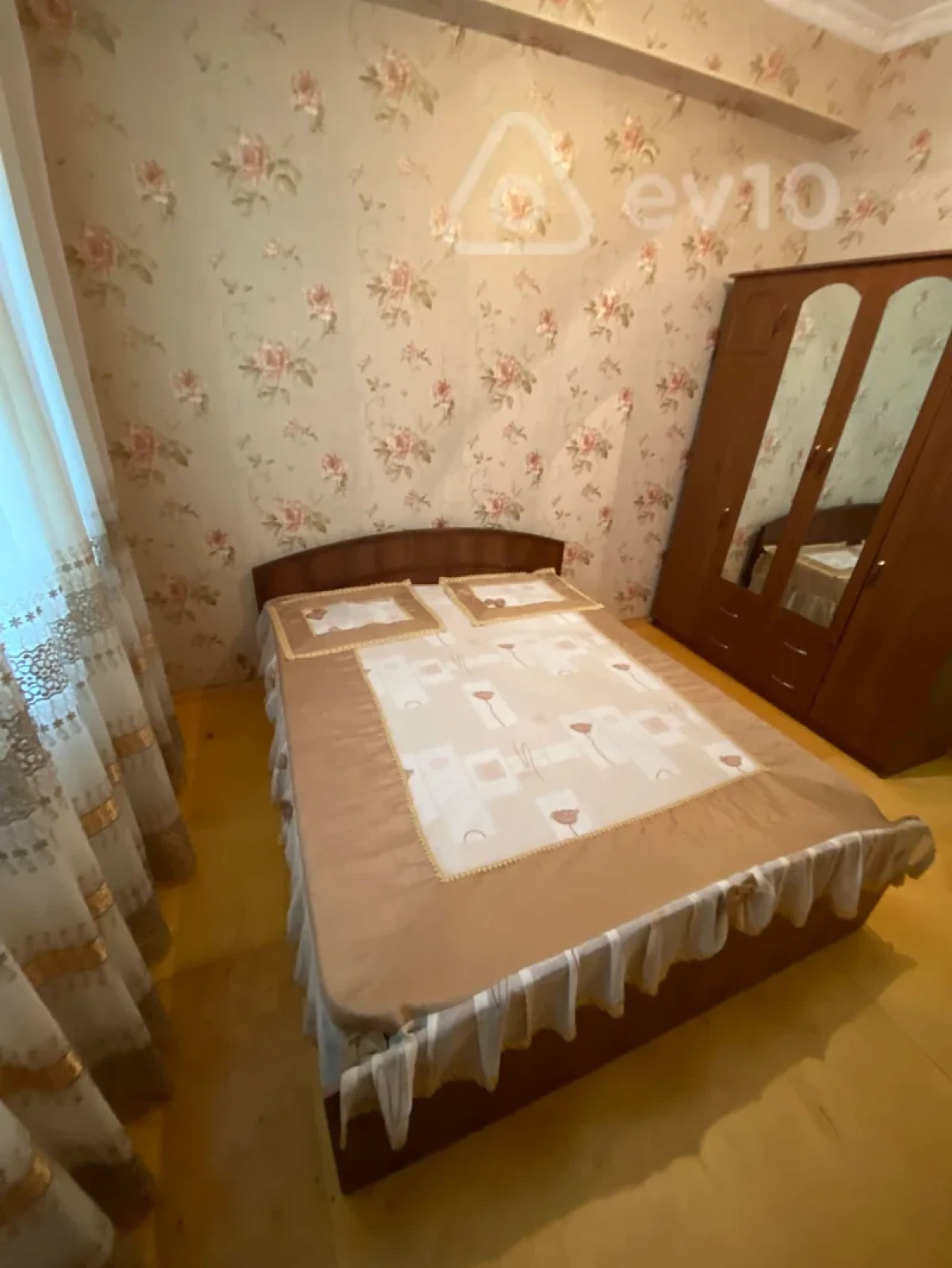 Kirayə verilir 2 otaqlı yeni tikili 80 m²