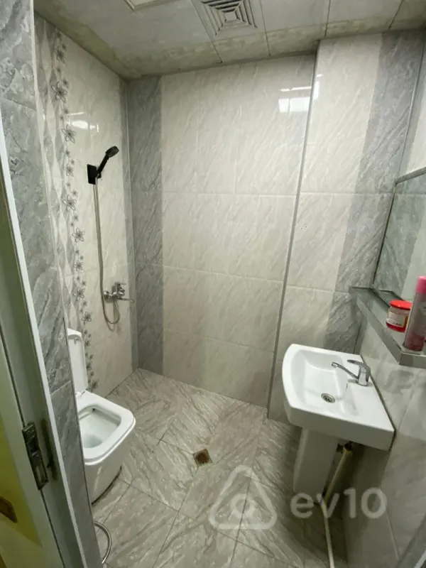 Kirayə verilir 2 otaqlı yeni tikili 80 m²