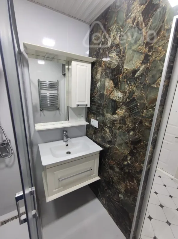 Kirayə verilir 3 otaqlı köhnə tikili 75 m²