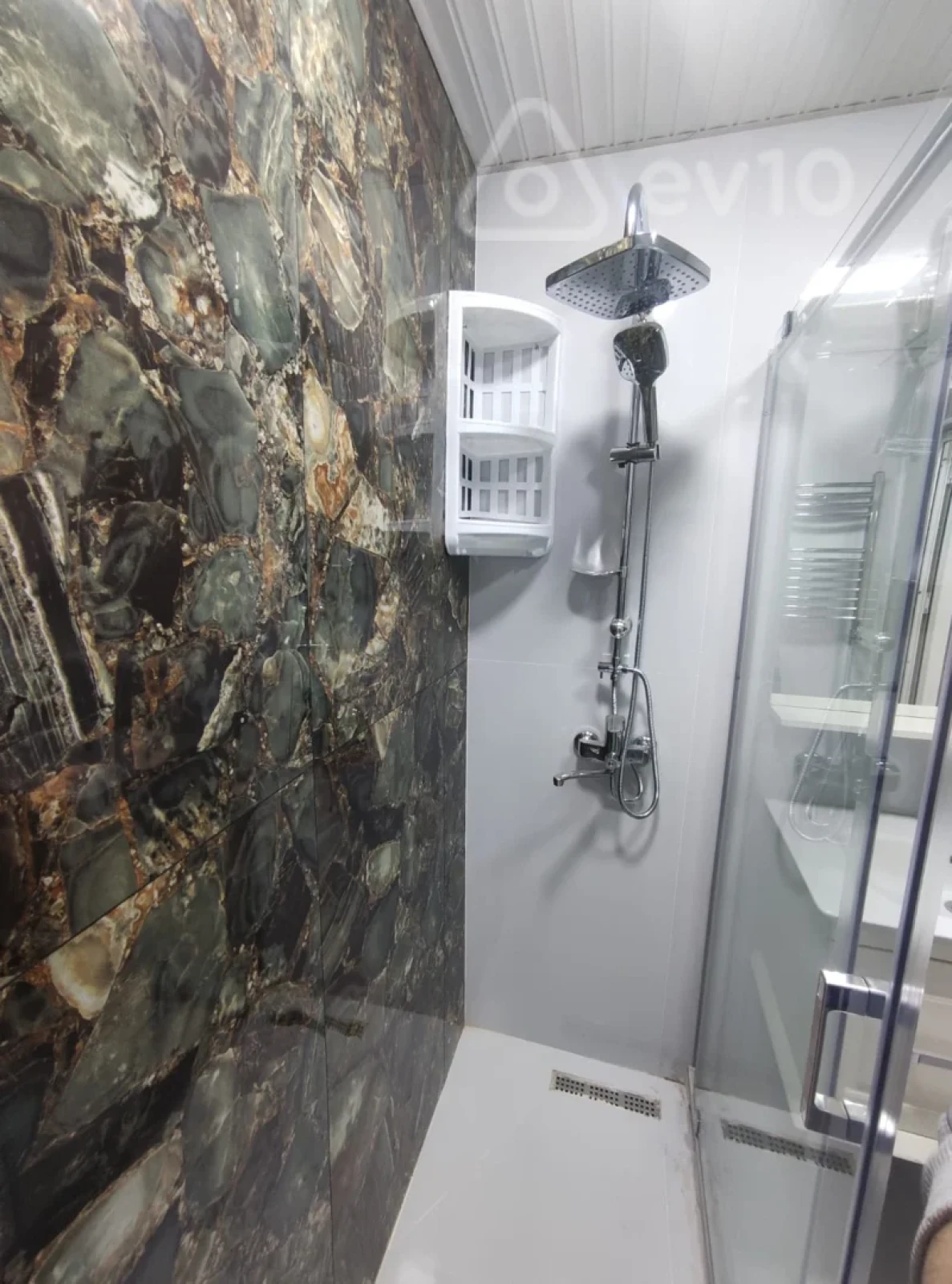 Kirayə verilir 3 otaqlı köhnə tikili 75 m²