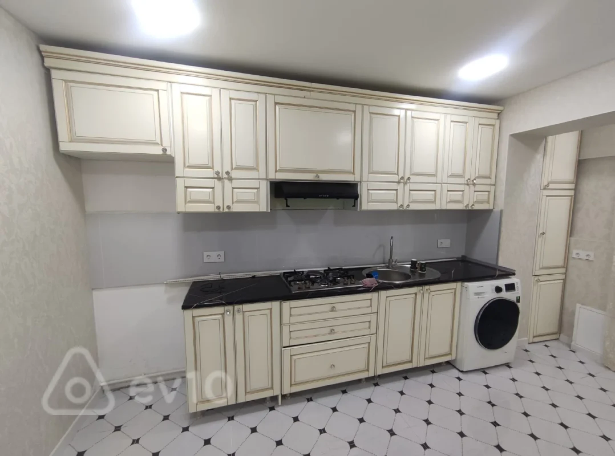 Kirayə verilir 3 otaqlı köhnə tikili 75 m²
