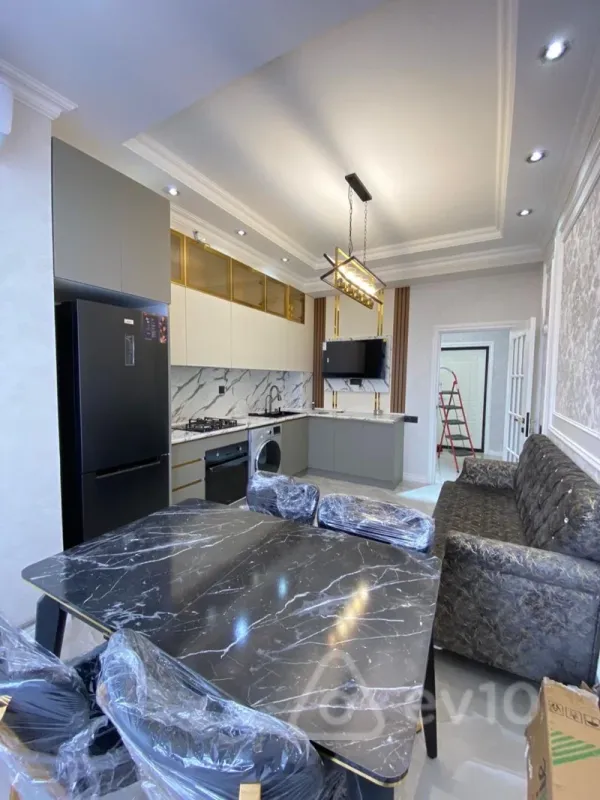 Kirayə verilir 3 otaqlı yeni tikili 85 m²