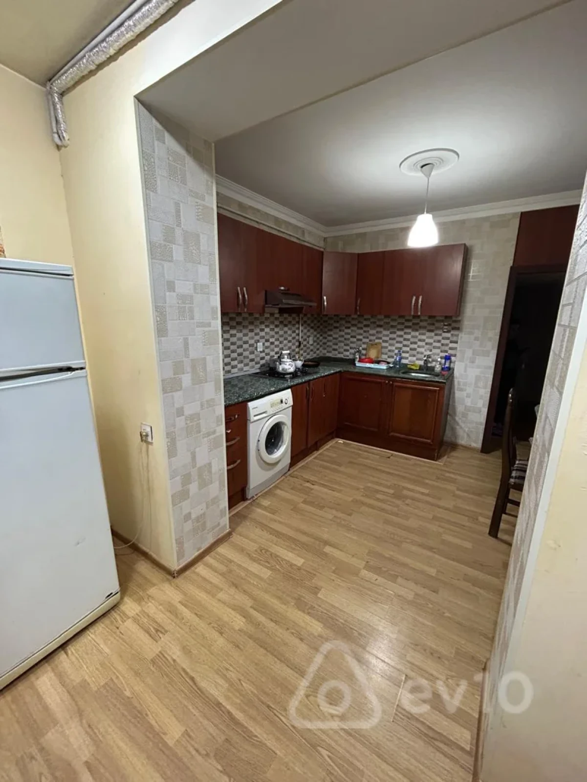 Kirayə verilir 3 otaqlı köhnə tikili 80 m²