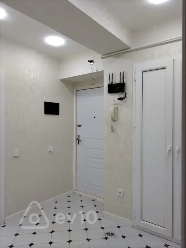 Kirayə verilir 2 otaqlı yeni tikili 70 m²