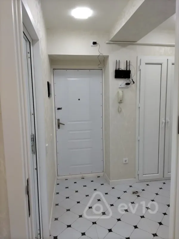 Kirayə verilir 2 otaqlı yeni tikili 70 m²