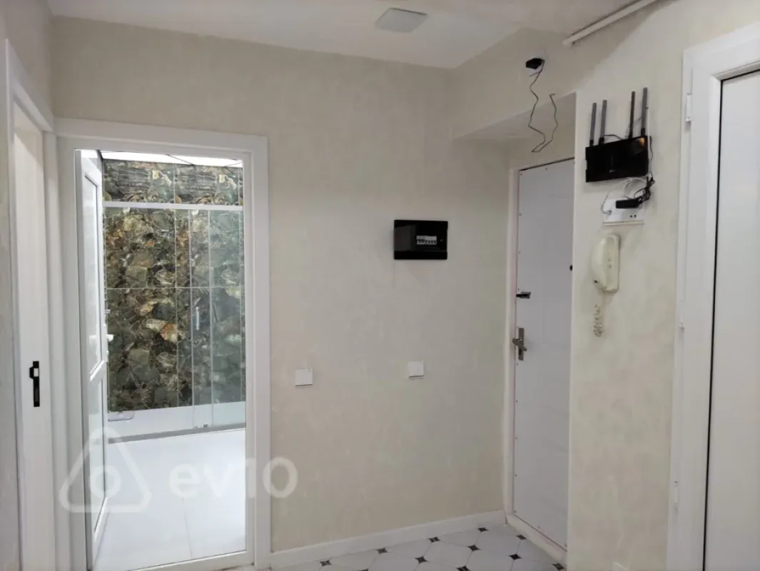 Kirayə verilir 2 otaqlı yeni tikili 70 m²