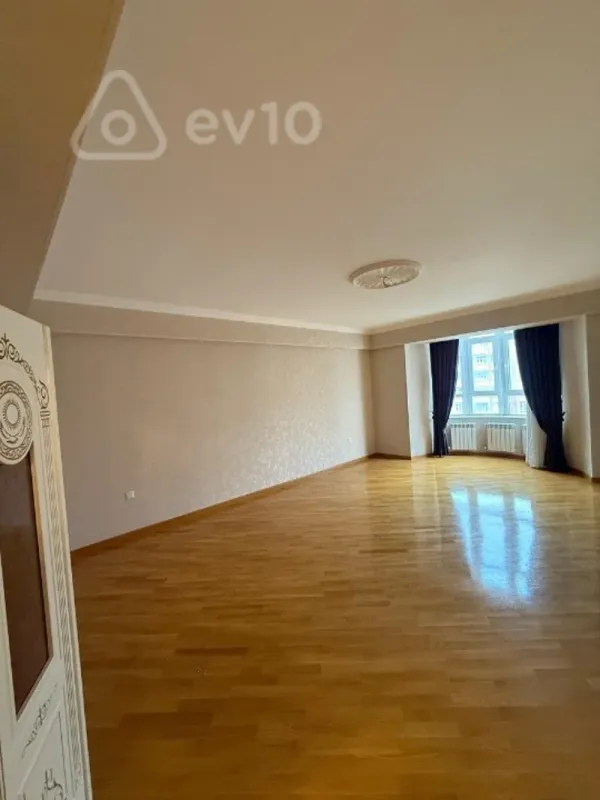 Satılır 3 otaqlı yeni tikili 137 m²